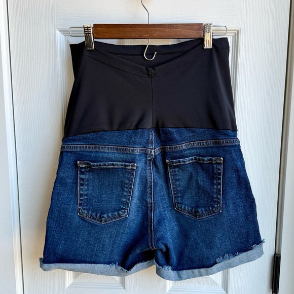 Just Black Denim Maternity Jean Shorts, Size 28 - Picture 2 of 4